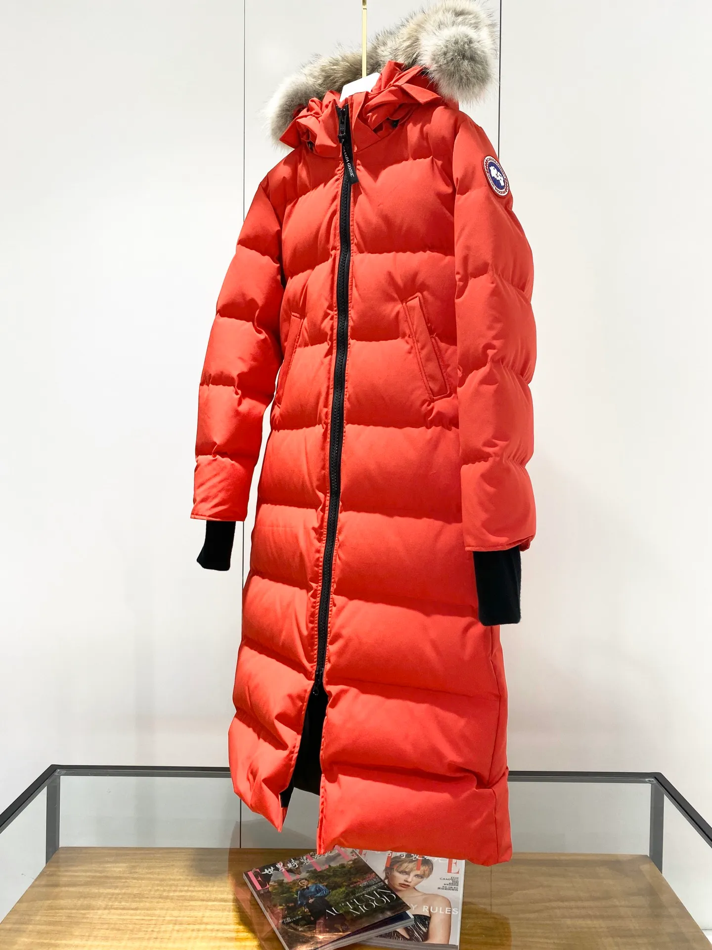P860 🇨🇦Top original Big Goose 22 parka-red tile display🇨🇦